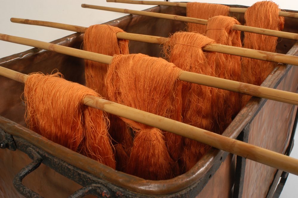 Yarn skein hank dyeing producing a dyed yarn - yarn manufacturing process - SageZander